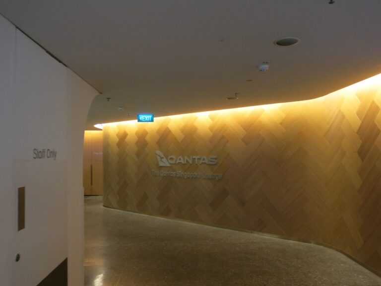 Singapore Business Lounge Entrance